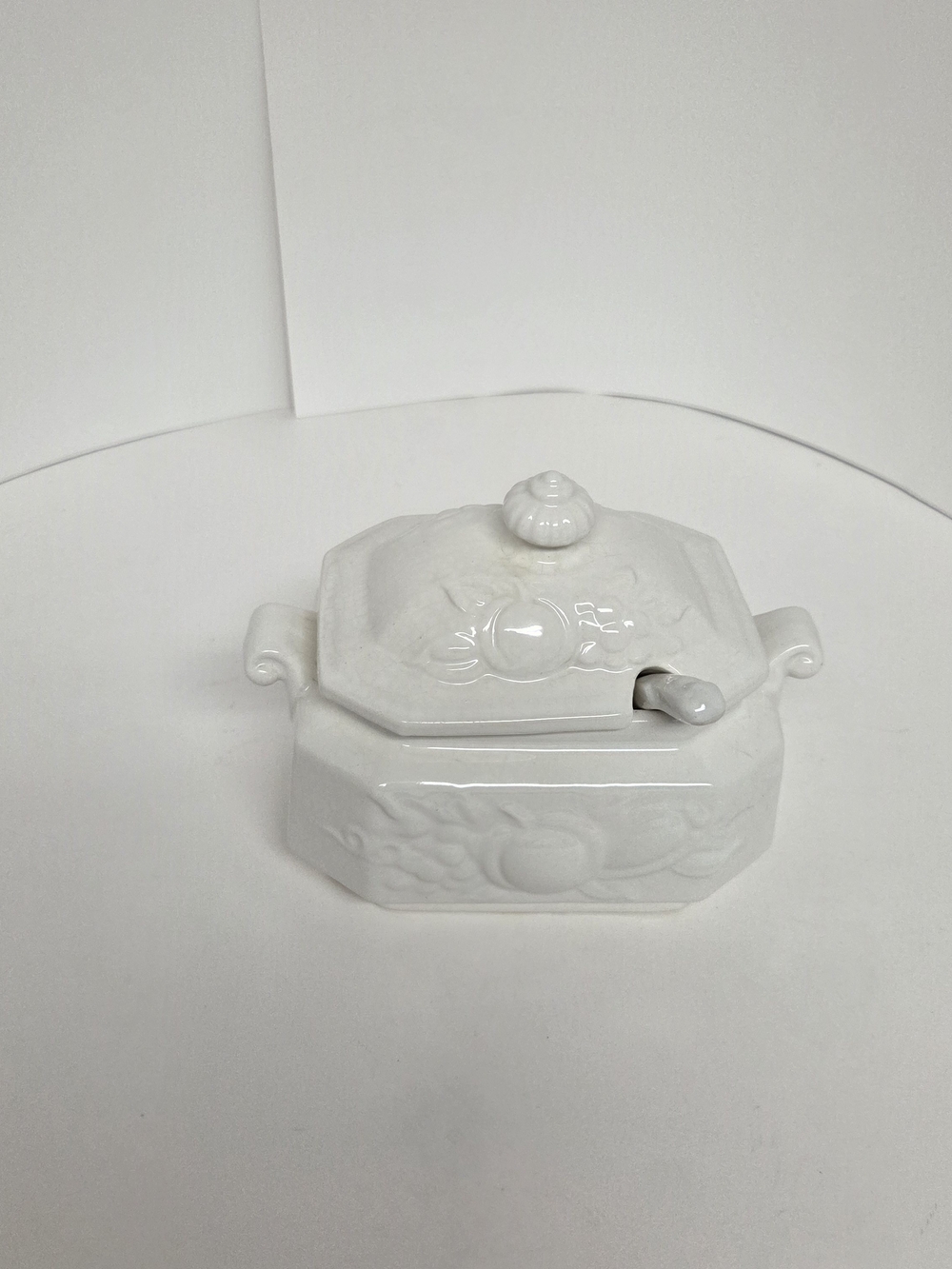 Vintage Japan White Ceramic Soup Tureen Fruit Embossed Lid & Ladle #0220
